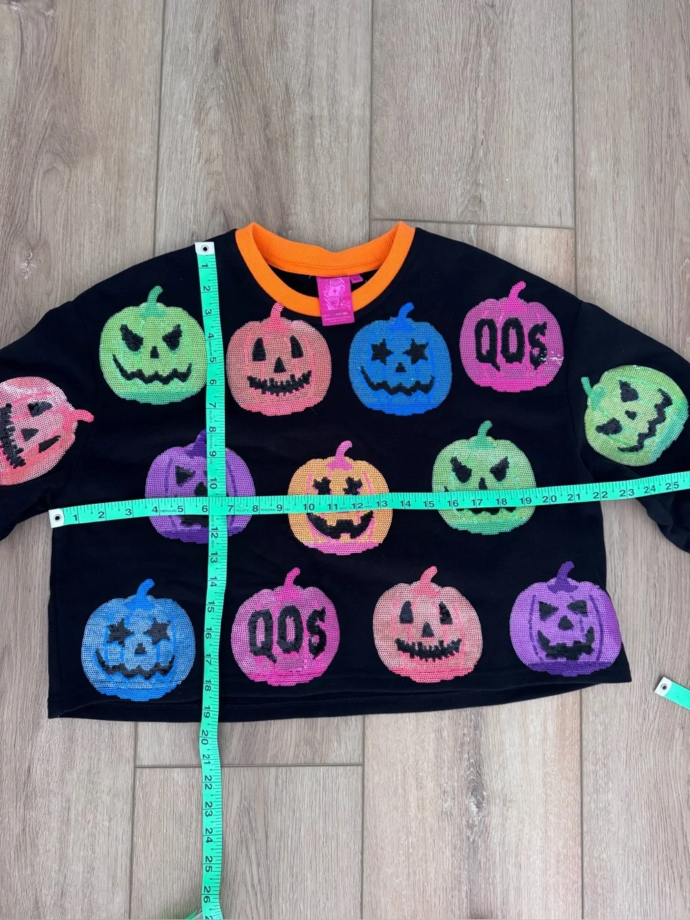 Queen Of Sparkles Halloween Jack-O-Lantern Crewneck Sweatshirt SZ XS Black - Picture 10 of 13